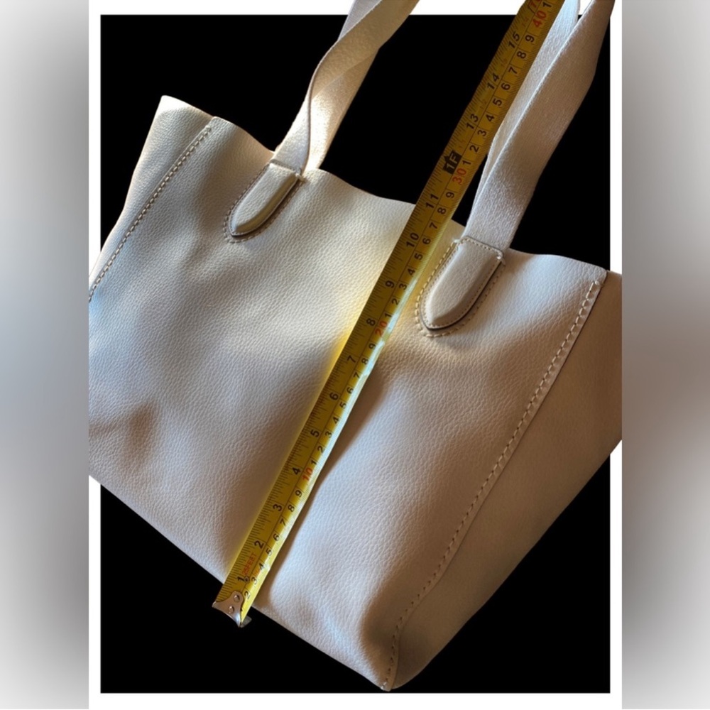 Coach Derby Tote - Picture 10 of 11